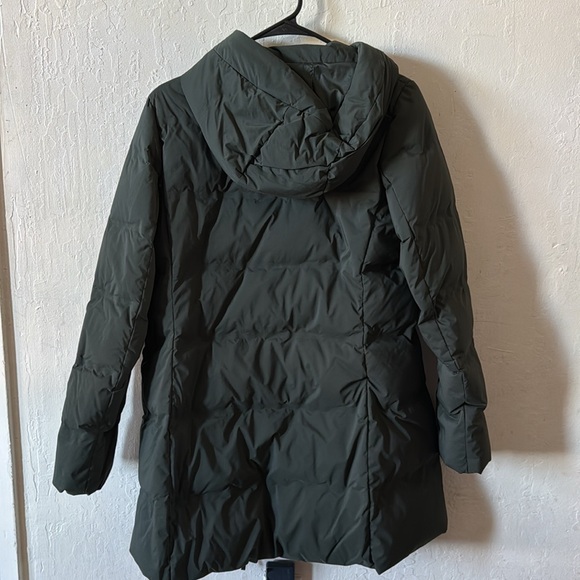 Uniqlo Green Long Down Puffer Coat Jacket Size Small - Picture 2 of 4